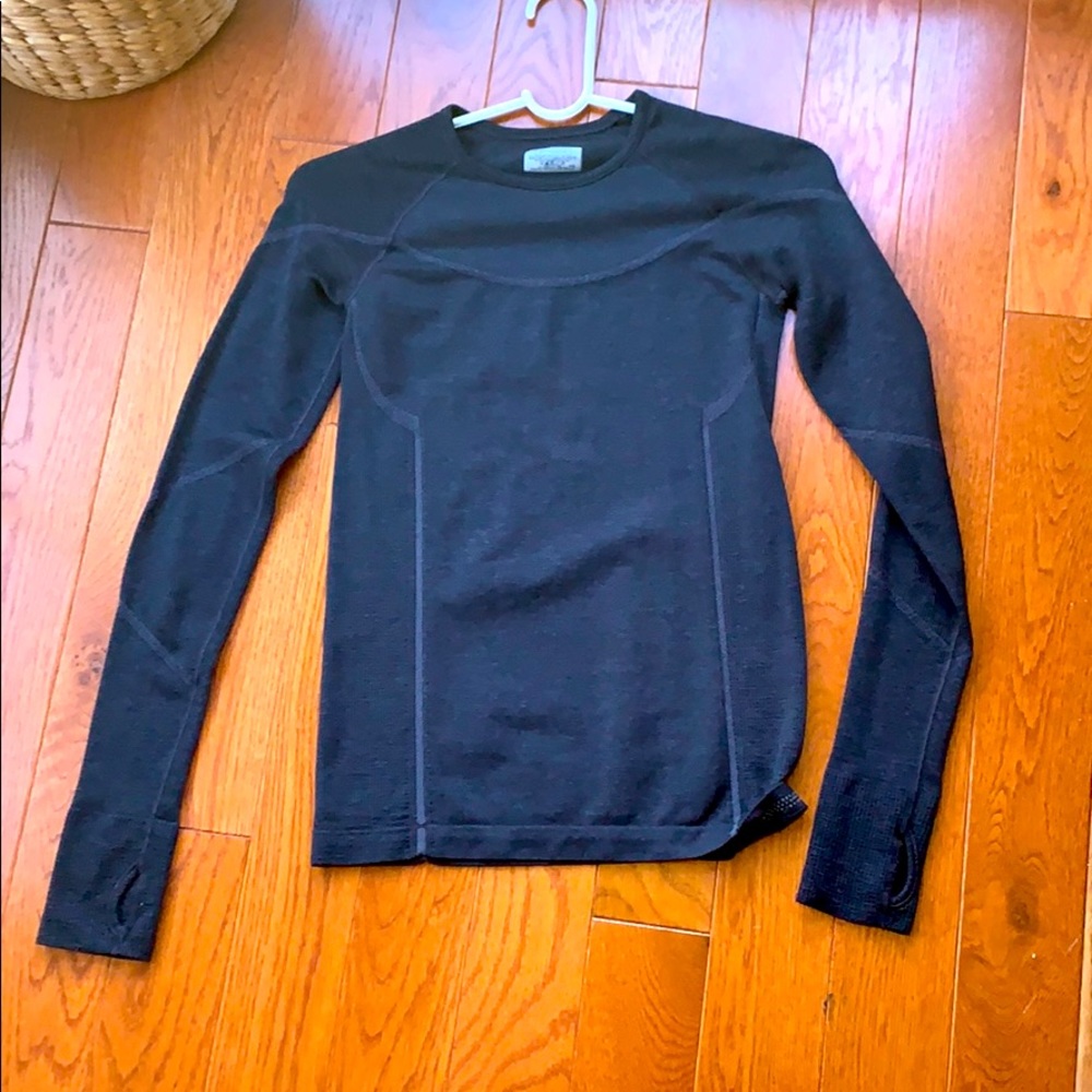 Athleta black long sleeve workout top